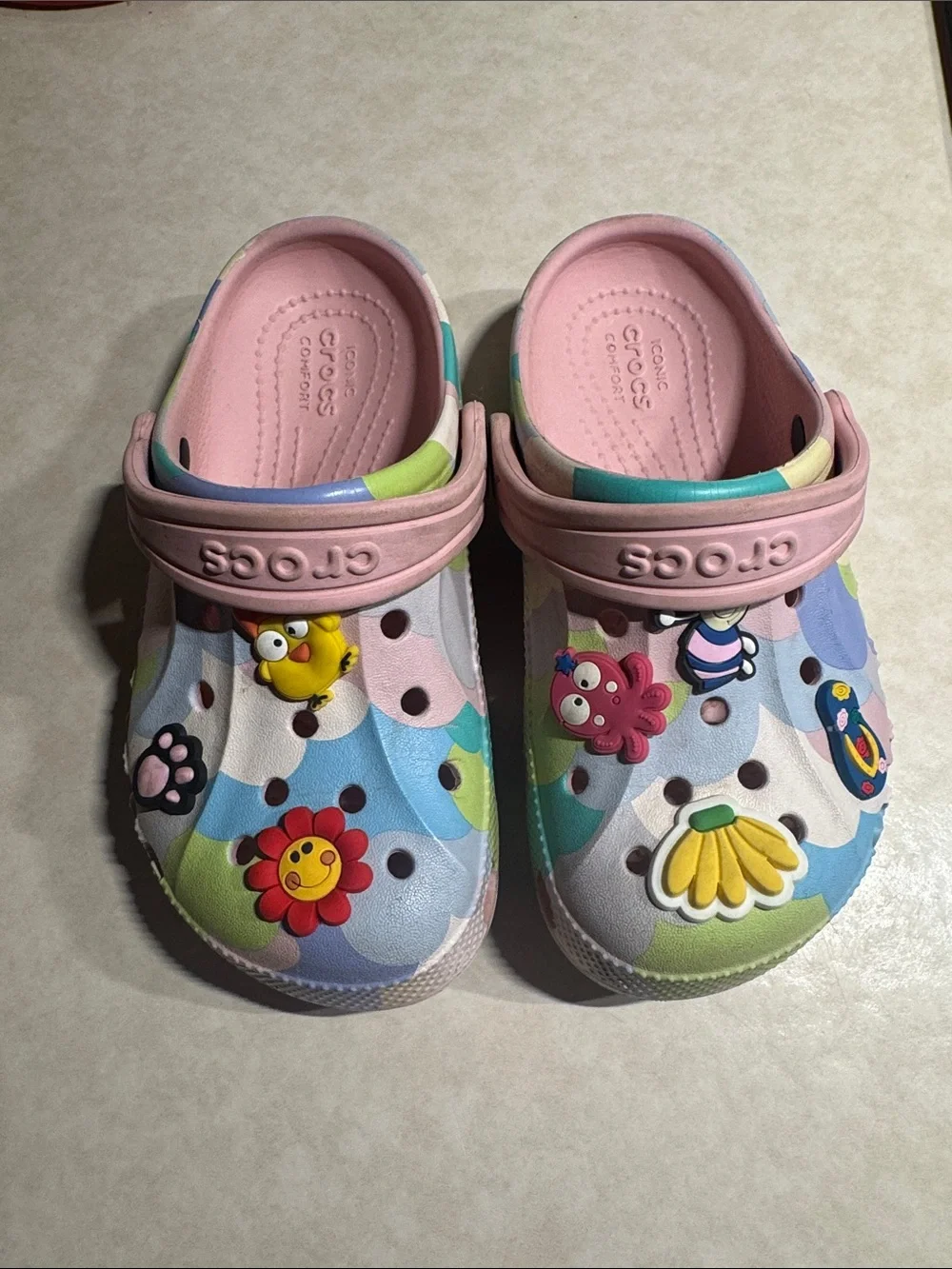 CROCS Kids Pink Multicolor Charm Clogs